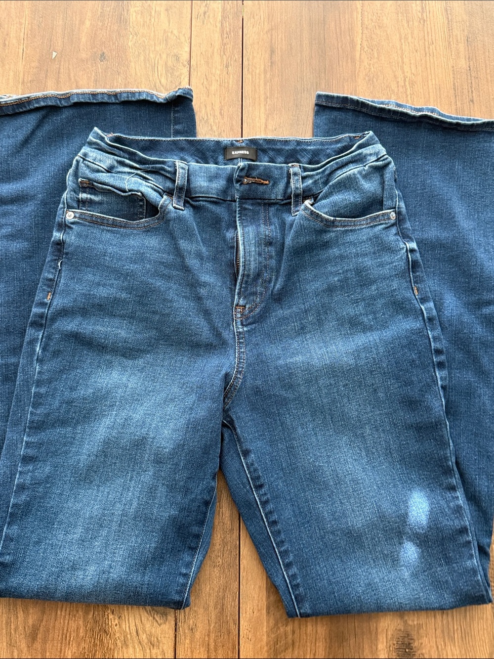 Express Wide-Leg High-Rise Jeans in Medium Blue